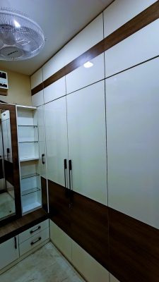 Walk-in-Closet-with-Dressing-Unit