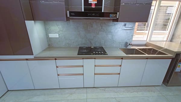 Modular-Kitchen-Design-with-Acrylic-Finish-12